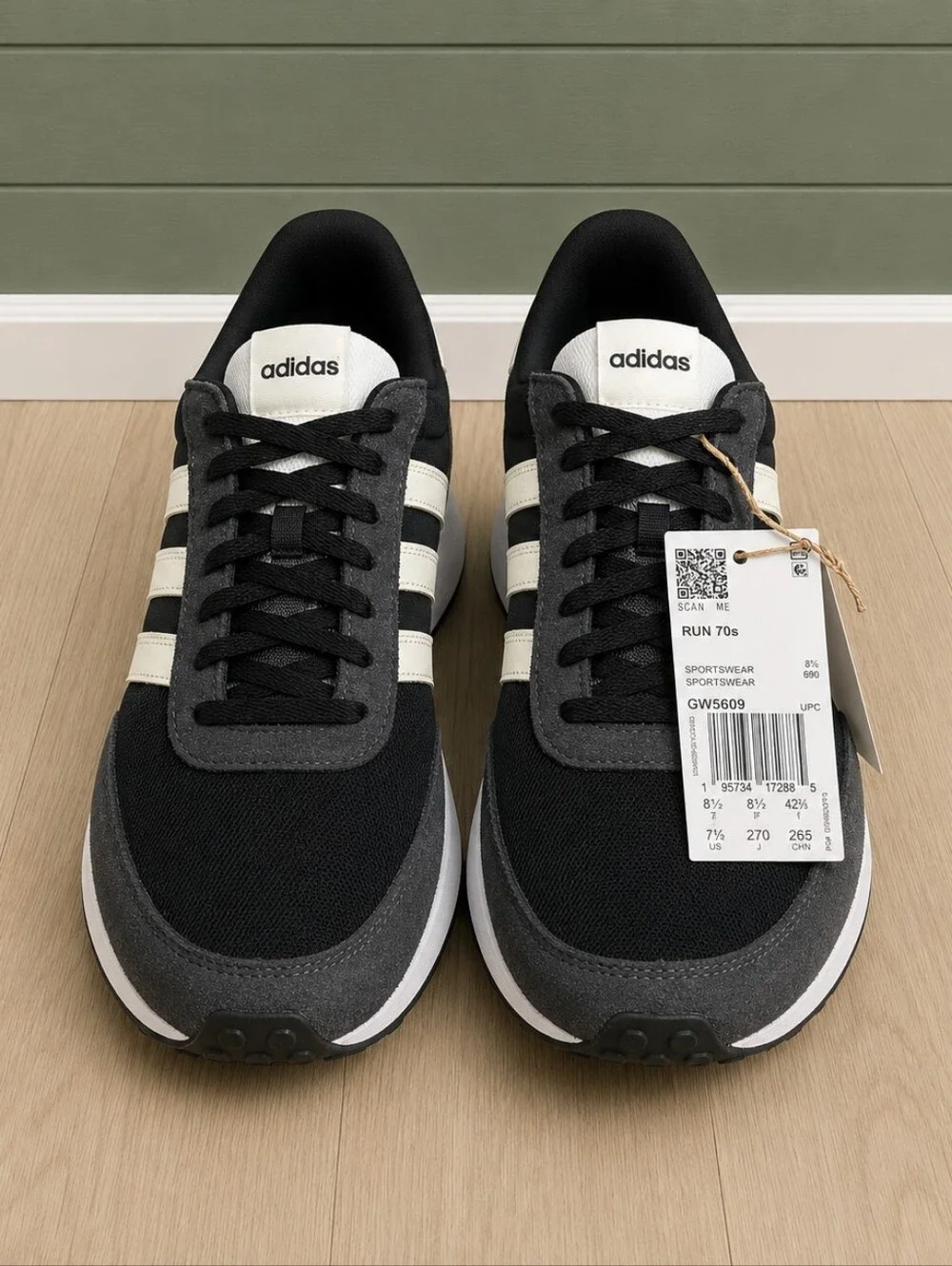 Adidas Run 70s Sneaker Running Shoe Black White Size 7.5 NWT